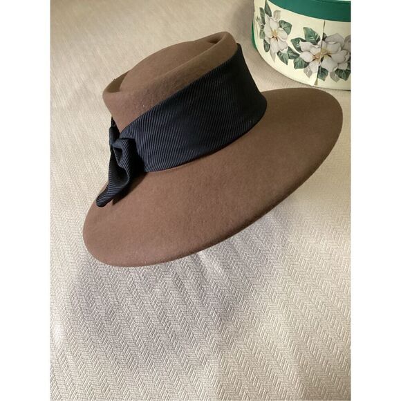 Women’s Toucan Collection Backbow Wool Felt Boater w/ Hat Box - Picture 8 of 11